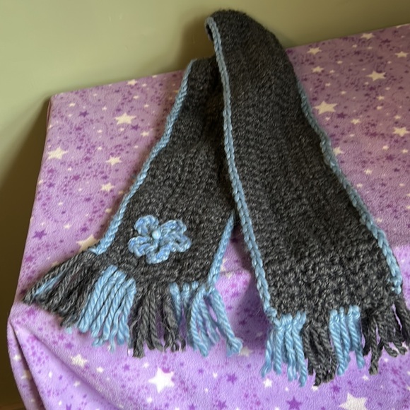 2 for $23.00 set chic Black and Blue Fringed Scarf very soft medium - Picture 4 of 4